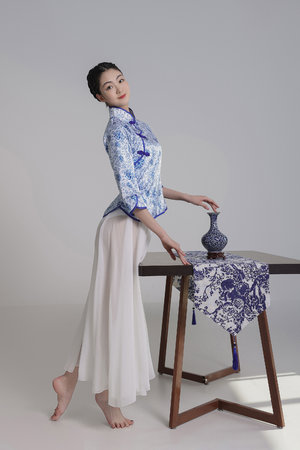 巨胸比基尼美女挤奶动漫视频 界面截图