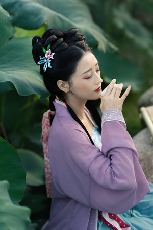 穿女装被c到高潮 界面截图
